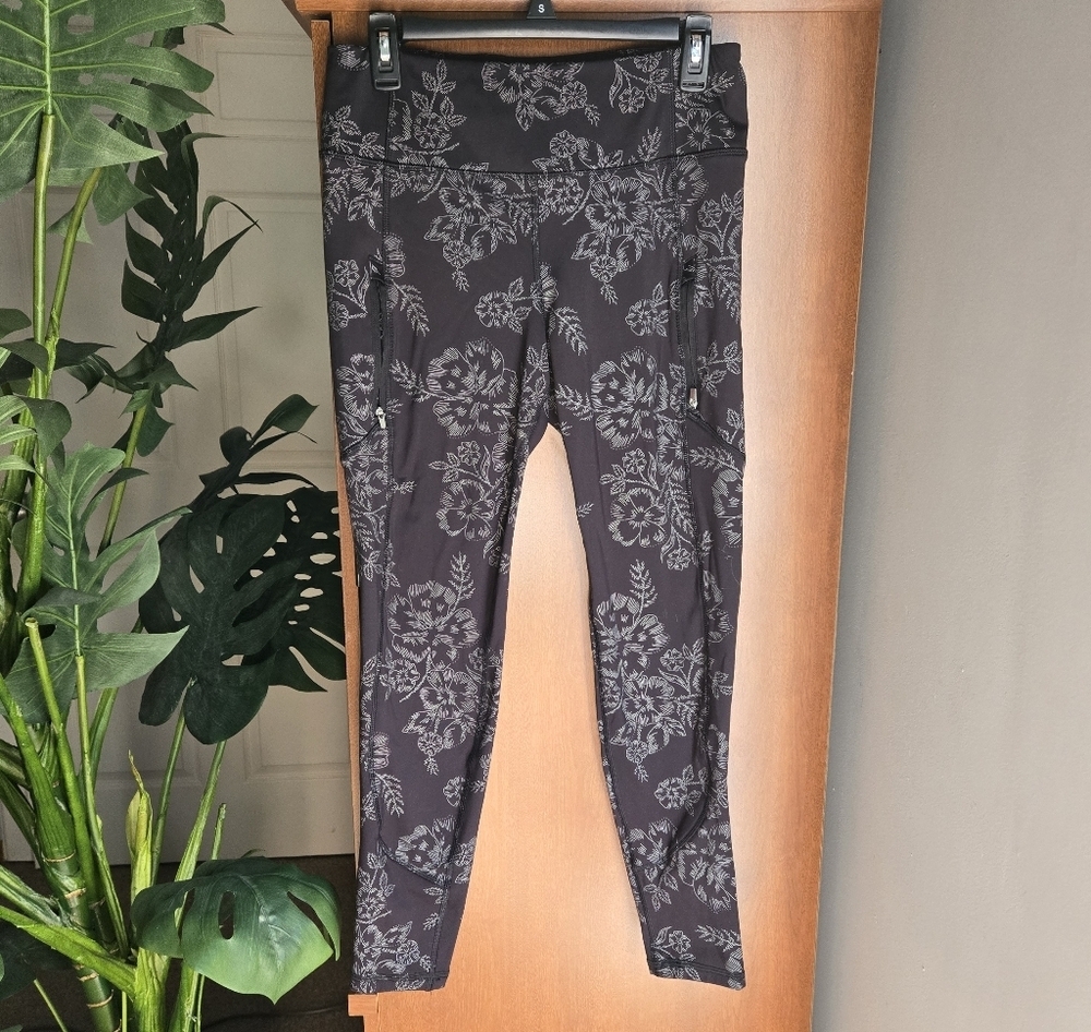 Avia Black Floral Print Leggings Large